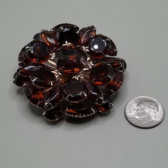 Vintage Topaz Rhinestone Floral Brooch, Gold Tone, Prong Set, 1950s, 2 1/8 In - Picture 7 of 10